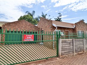 2 Bedroom House in Suiderberg