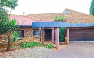 5 Bedroom House in Bassonia