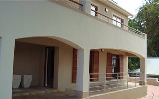 2 Bedroom House in Constantia