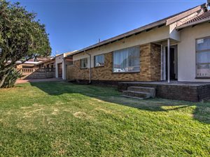 3 Bed House in Woodmere
