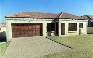 3 Bedroom Townhouse in Jackaroo Park