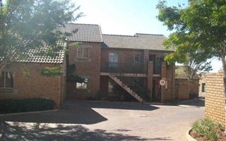 2 Bedroom House in Moreleta Park
