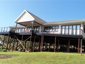 4 Bed House in Morgans Bay