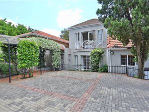 8 Bed House in Auckland Park
