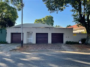 6 Bed House in Highlands North