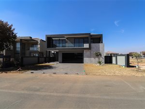 4 Bed House in La Como Lifestyle Estate