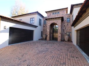 4 Bed House in Boardwalk
