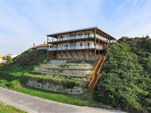 4 Bed House in Paradise Beach