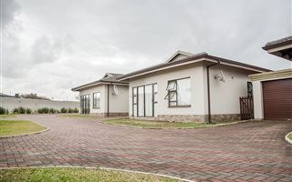2 Bedroom Apartment in Birdswood