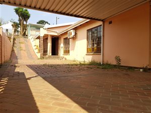3 Bed House in Newlands West