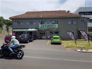 100 m² Commercial space in Amanzimtoti