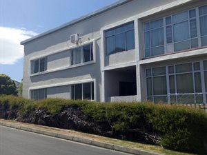 2 Bed Apartment in Somerset West Central