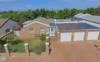 3 Bedroom House in Tableview