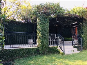 2 Bed Simplex in Waterkloof Heights