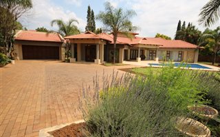 5 Bedroom House in Lakefield