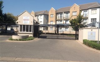 2 Bedroom Flat in Klippoortje