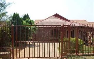 3 Bedroom House in Heuweloord