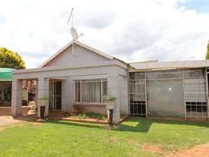 3 Bed House in Edelweiss