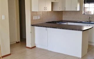 2 Bedroom Townhouse in Honeydew Manor