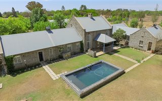 4 Bedroom House in Vyfhoek