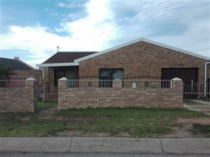 3 Bed House in Hillside