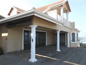 3 Bed Townhouse in Bluff
