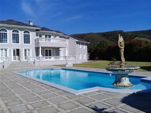 5 Bed House in Keurboomstrand