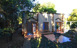 1 Bedroom Garden Cottage in Victory Park