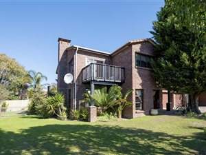 5 Bed House in Loerie Park