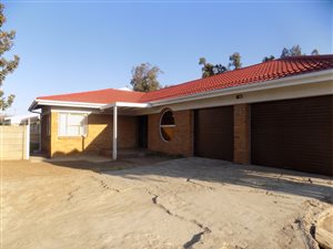 4 Bed House in Paradise