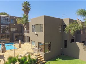 5 Bed House in Dowerglen
