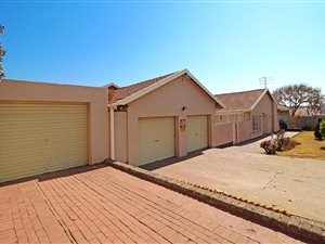 3 Bed House in Florida Lake