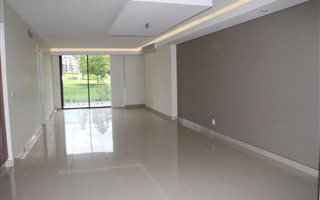 2 Bedroom Apartment in Houghton Estate