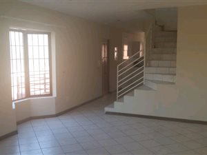 2 Bed Duplex in Highway Gardens