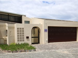 4 Bed Duplex in Gonubie
