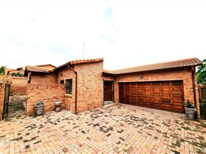 3 Bed Townhouse in Honeydew
