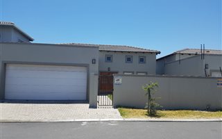3 Bedroom House in Parklands North
