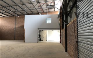 613 m² Industrial space in Atlasville
