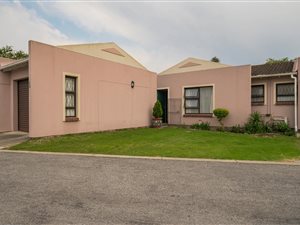 3 Bed Townhouse in Lorraine