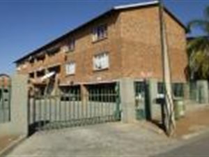 2 Bed Flat in Rustenburg North