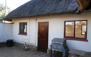1 Bedroom Garden Cottage in Winston Park