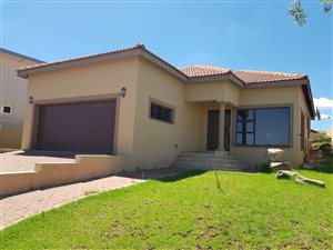 3 Bedroom Townhouse in Aqua Vista