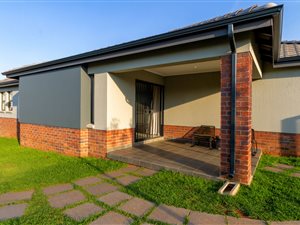 3 Bed House in Kya Sands