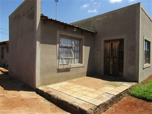 3 Bedroom House in Etwatwa