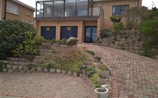 3 Bedroom House in Dana Bay