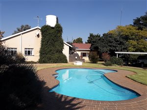 21.9 ha Farm in Zesfontein AH