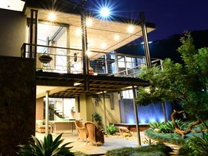 4 Bed House in Lynnwood Ridge