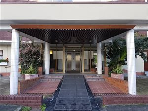 2 Bed Apartment in Claremont
