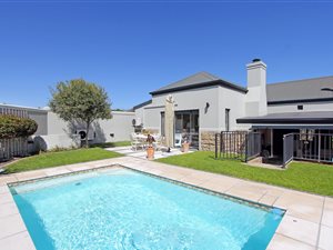 4 Bed House in Atlantic Beach
