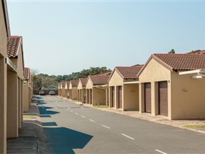 3 Bed Townhouse in Meerensee